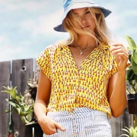 Maeve Tops - Maeve pineapple print Short-Sleeve Button-Down Top